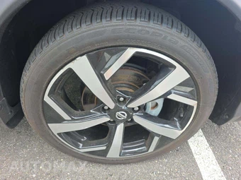 2021 Nissan Rogue Sport SL - miniatura 23