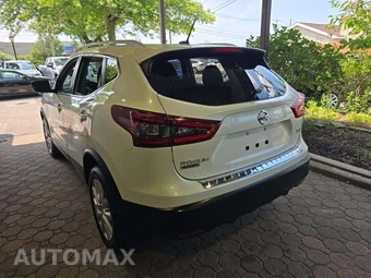 2021 Nissan Rogue Sport SV - miniatura 2