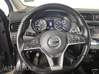 2021 Nissan Rogue Sport SV - miniatura 10