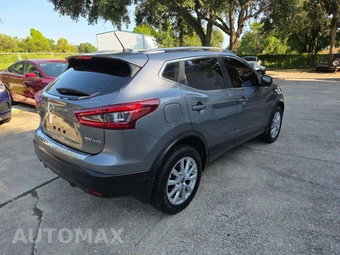 2021 Nissan Rogue Sport SV - miniatura 3