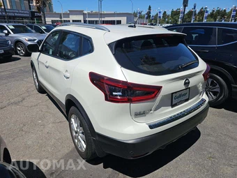2021 Nissan Rogue Sport SV - miniatura 2