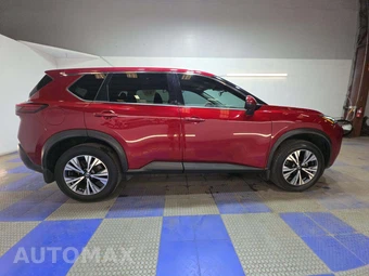 2021 Nissan Rogue SV - miniatura 4