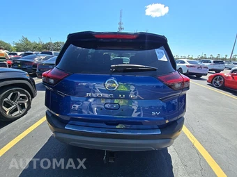2021 Nissan Rogue SV – miniatura 5
