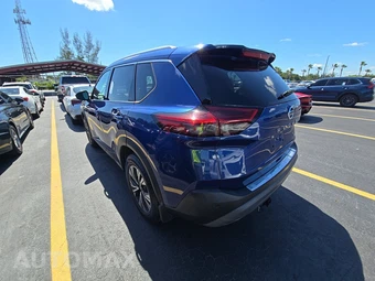 2021 Nissan Rogue SV – miniatura 6