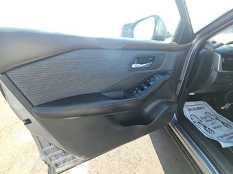 2021 Nissan Rogue SV – miniatura 15