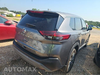2021 Nissan Rogue SV – miniatura 4