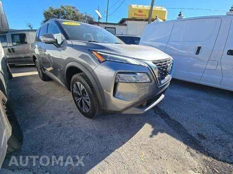 2021 Nissan Rogue SV - miniatura 4