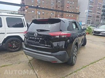 2021 Nissan Rogue SV - miniatura 3
