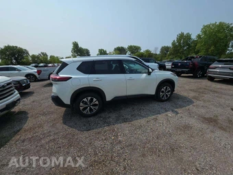 2021 Nissan Rogue SV - miniatura 4