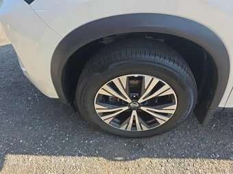 2021 Nissan Rogue SV - miniatura 8