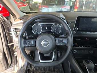 2021 Nissan Rogue SV - miniatura 10