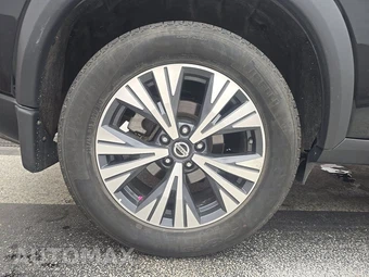 2021 Nissan Rogue SV - miniatura 5
