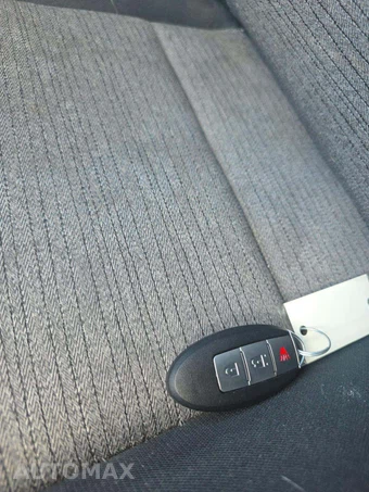 2021 Nissan Rogue SV - miniatura 5