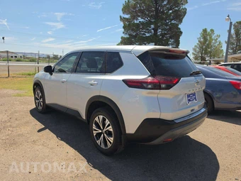 2021 Nissan Rogue SV - miniatura 2