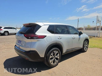 2021 Nissan Rogue SV - miniatura 3