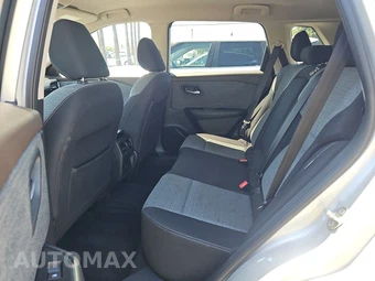 2021 Nissan Rogue SV – miniatura 13