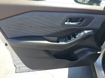 2021 Nissan Rogue SV – miniatura 9