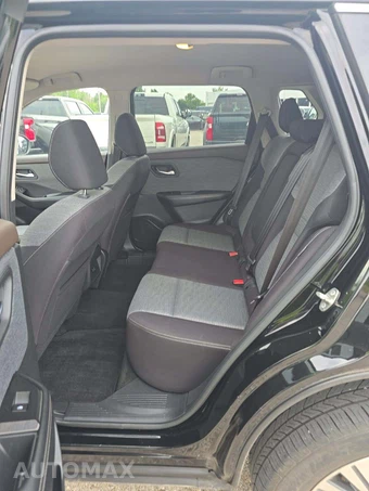 2021 Nissan Rogue SV - miniatura 10
