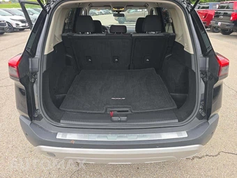 2021 Nissan Rogue SV - miniatura 11