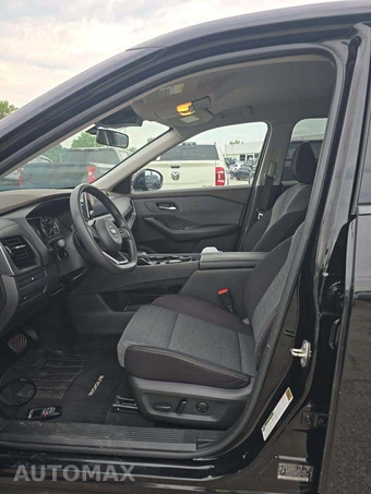 2021 Nissan Rogue SV - miniatura 3