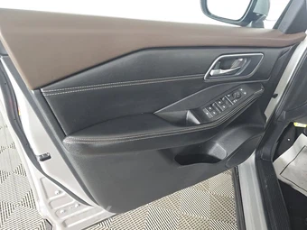 2021 Nissan Rogue SV - miniatura 9