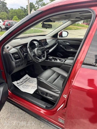 2021 Nissan Rogue SV - miniatura 13