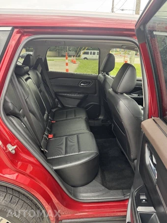 2021 Nissan Rogue SV - miniatura 18