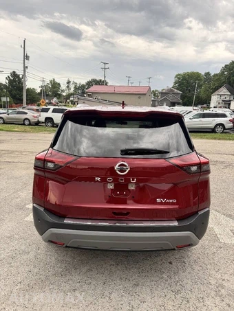 2021 Nissan Rogue SV - miniatura 4