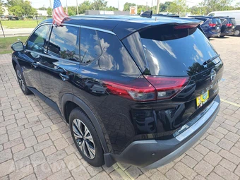2021 Nissan Rogue SV – miniatura 2