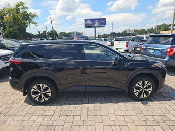 2021 Nissan Rogue SV – miniatura 4