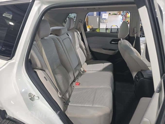 2021 Nissan Rogue SV - miniatura 16