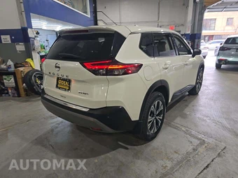 2021 Nissan Rogue SV - miniatura 3