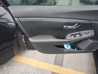 2021 Nissan Sentra S – miniatura 9