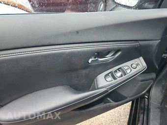 2021 Nissan Sentra S – miniatura 9