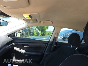 2021 Nissan Sentra S – miniatura 17