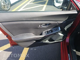 2021 Nissan Sentra SR - miniatura 9