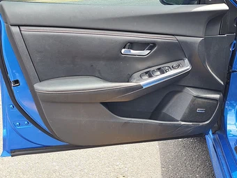 2021 Nissan Sentra SR – miniatura 9