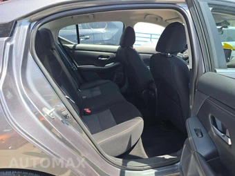 2021 Nissan Sentra SR – miniatura 16