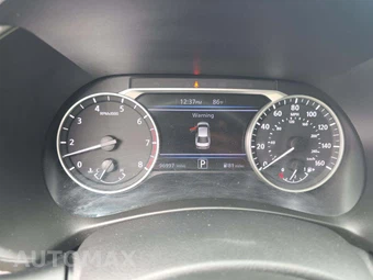 2021 Nissan Sentra SR - miniatura 9