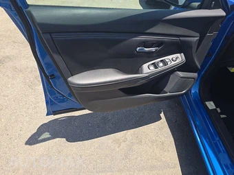 2021 Nissan Sentra SV – miniatura 9