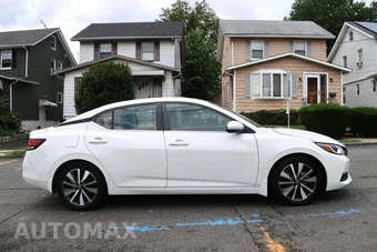 2021 Nissan Sentra SV – miniatura 8