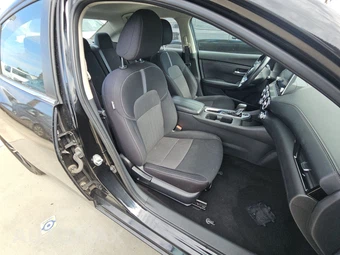 2021 Nissan Sentra SV – miniatura 8