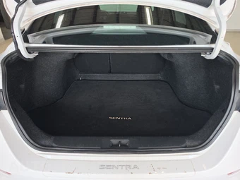 2021 Nissan Sentra SV - miniatura 16