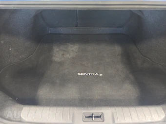2021 Nissan Sentra SV – miniatura 16