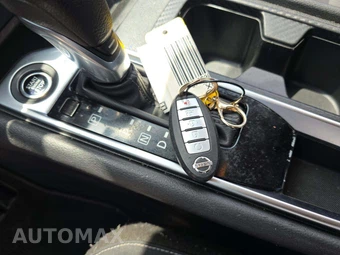 2021 Nissan Sentra SV - miniatura 8