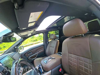 2021 Nissan TITAN Platinum Reserve Crew Cab Short Bed - miniatura 11