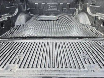2021 Nissan TITAN SV Crew Cab Short Bed - miniatura 16