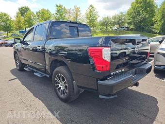 2021 Nissan TITAN SV Crew Cab Short Bed - miniatura 2
