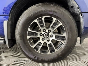 2021 Nissan TITAN SV Crew Cab Short Bed - miniatura 47