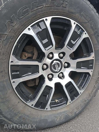 2021 Nissan TITAN SV Crew Cab Short Bed - miniatura 23